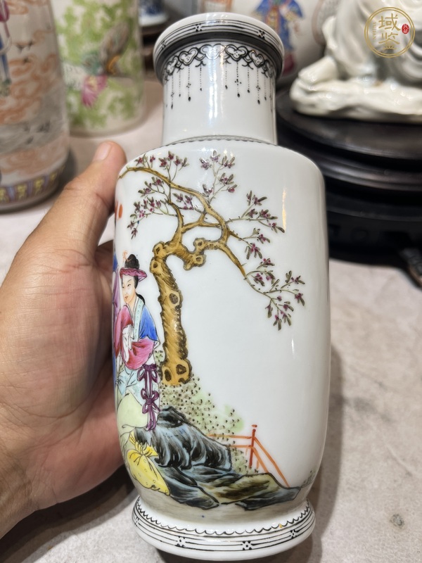 古玩陶瓷人物紋粉彩瓶真品鑒賞圖