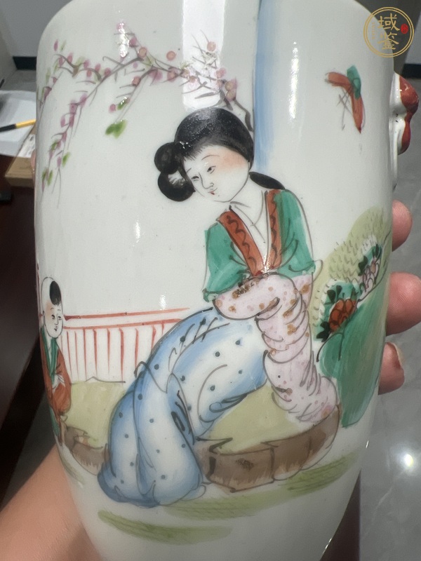 古玩陶瓷油粉彩人物故事紋撇口瓶真品鑒賞圖