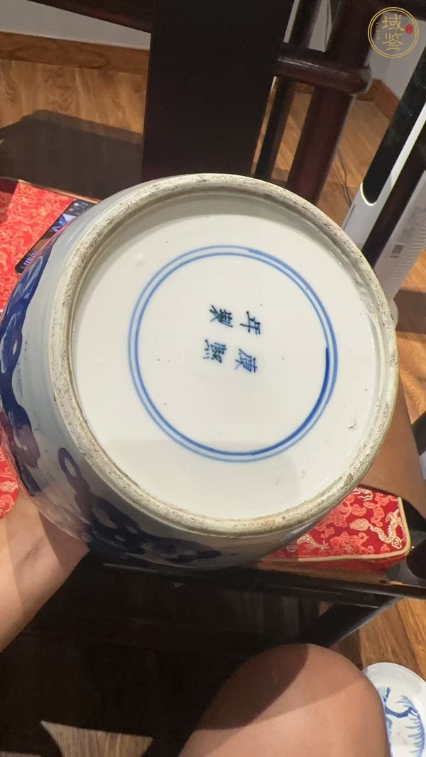 古玩陶瓷人物紋青花罐真品鑒賞圖