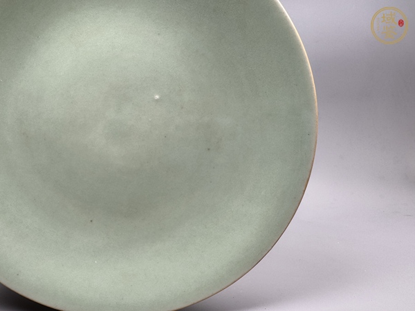 古玩陶瓷清嘉慶·青釉大盤真品鑒賞圖