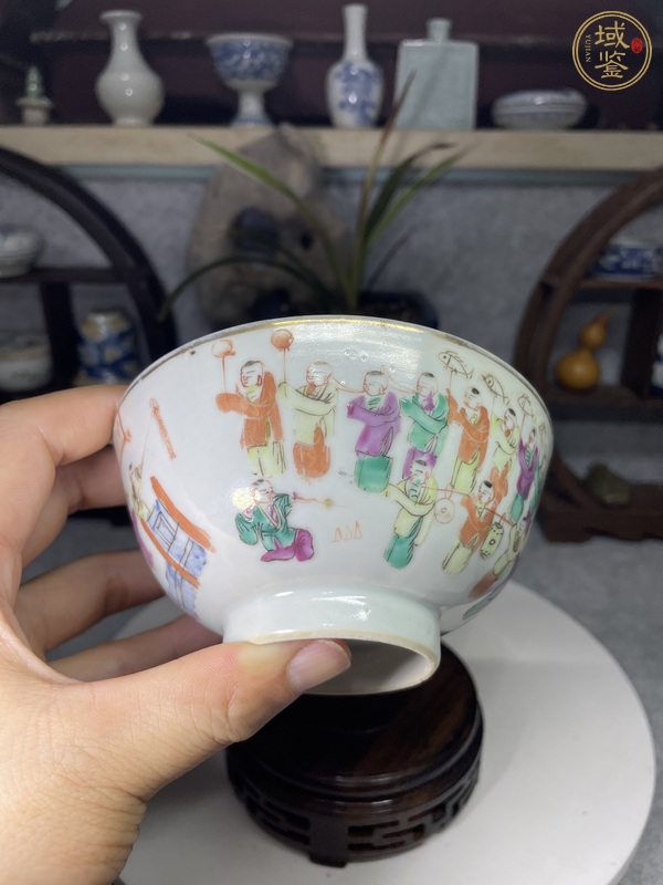 古玩陶瓷粉彩百子圖茶碗真品鑒賞圖