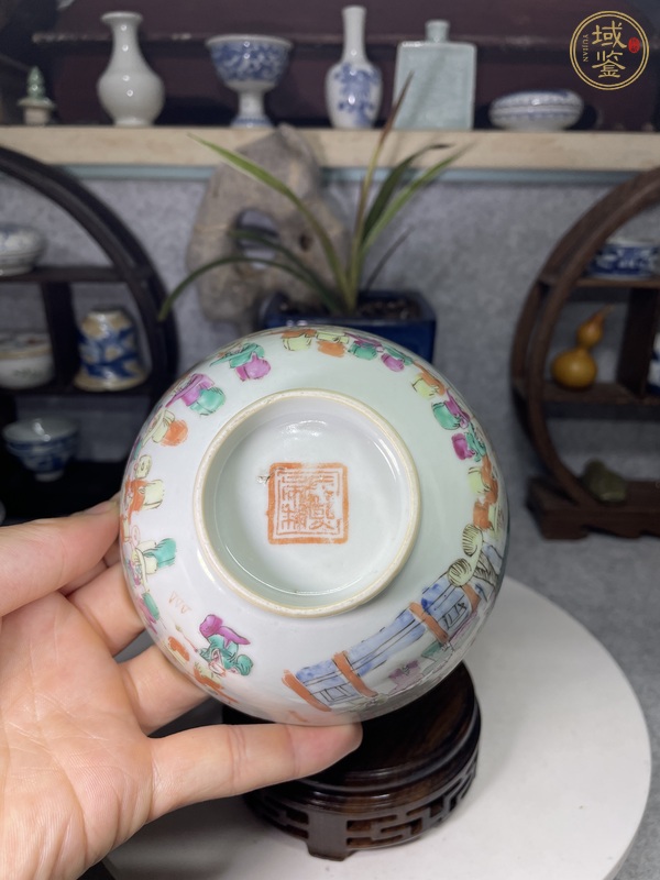 古玩陶瓷粉彩百子圖茶碗真品鑒賞圖