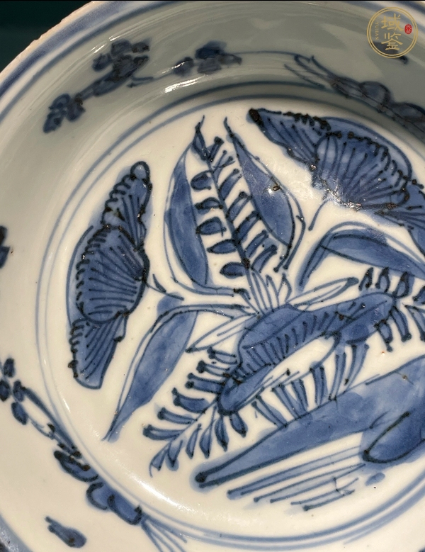 古玩陶瓷花卉紋青花盤真品鑒賞圖