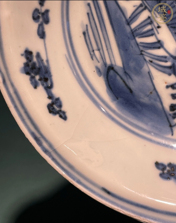 古玩陶瓷花卉紋青花盤真品鑒賞圖