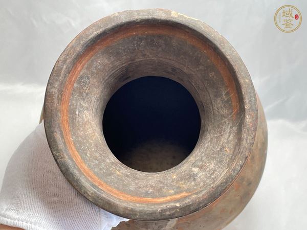 古玩陶瓷灰陶彩繪鋪首壺真品鑒賞圖