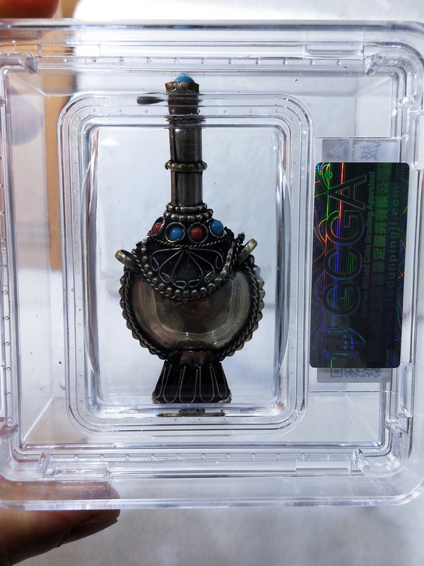 古玩雜項(xiàng)20世紀(jì) .民俗文化.鑲寶銀飾鼻煙壺拍賣，當(dāng)前價(jià)格366元