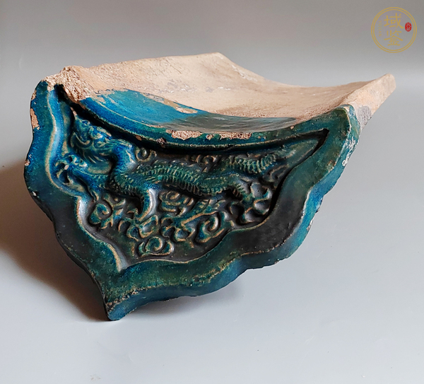 古玩陶瓷孔雀藍釉龍紋瓦當真品鑒賞圖