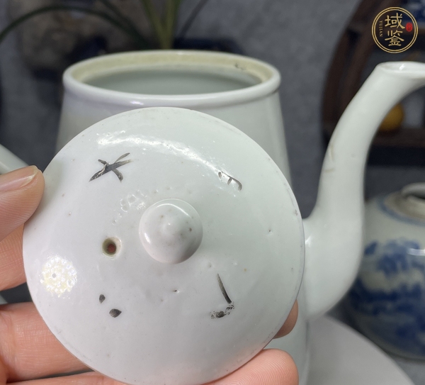 古玩陶瓷淺絳彩山水人物紋茶壺真品鑒賞圖