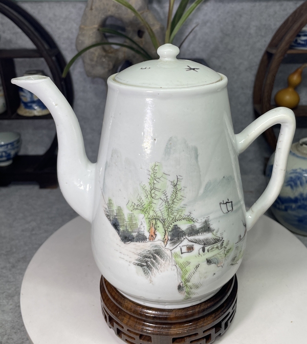 古玩轉賣民國-淺絳彩山水人物紋茶壺拍賣，當前價格3180元