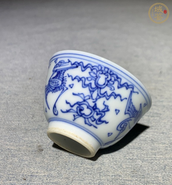 古玩陶瓷日本江戶青花云鶴紋茶杯真品鑒賞圖