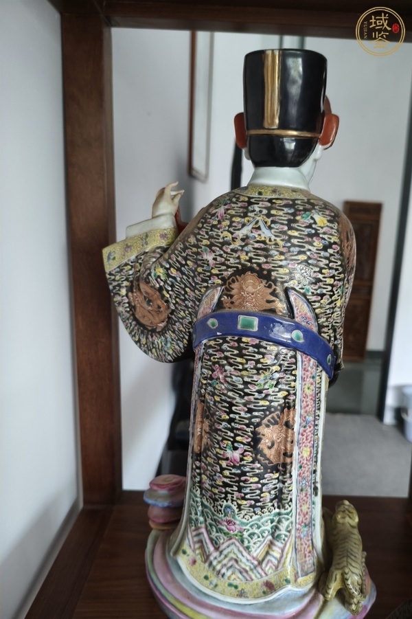 古玩陶瓷粉彩龍紋財(cái)神瓷塑雕像真品鑒賞圖