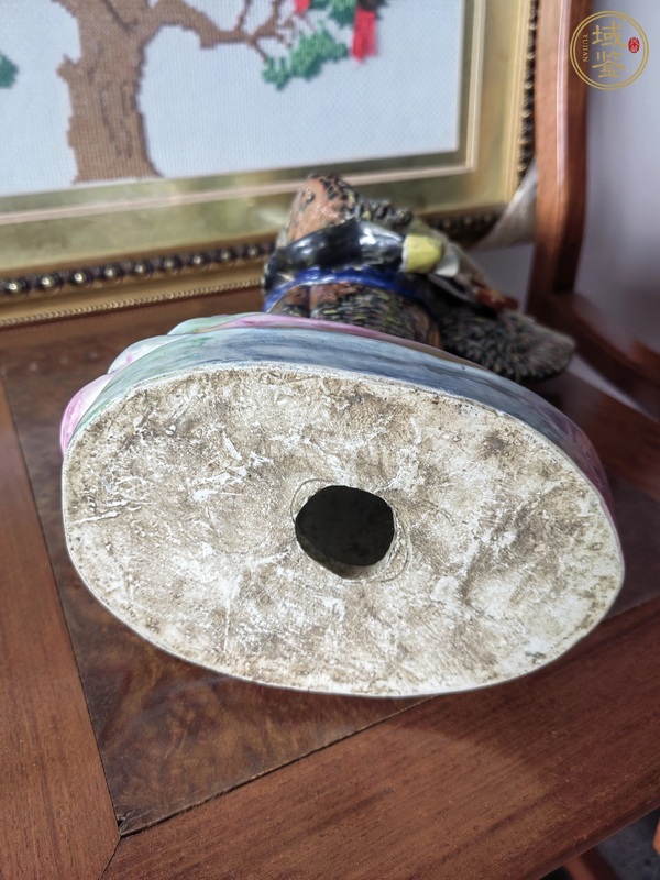 古玩陶瓷粉彩龍紋財(cái)神瓷塑雕像真品鑒賞圖