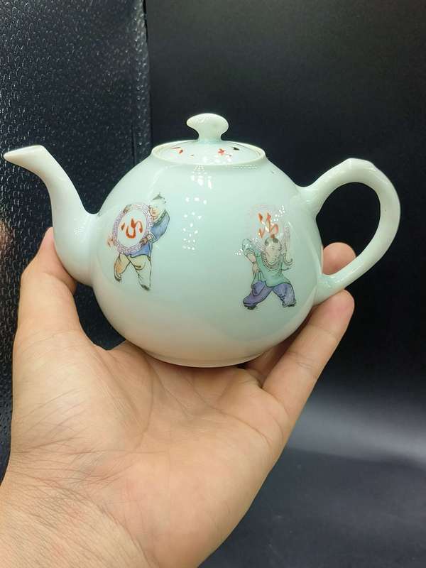 古玩陶瓷民國粉彩嬰戲圖茶壺拍賣,當前價格600元