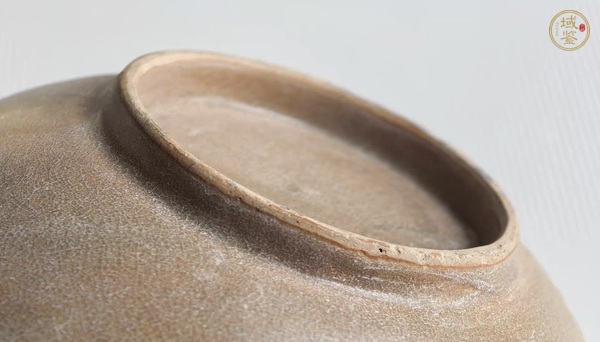 古玩陶瓷龍泉青瓷黃釉盤真品鑒賞圖