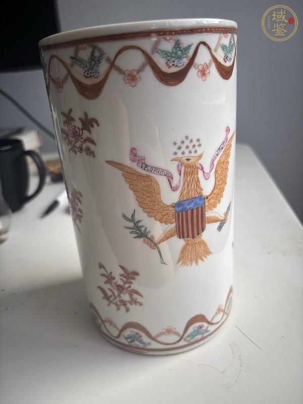 古玩徽章瓷筆筒真品鑒賞圖