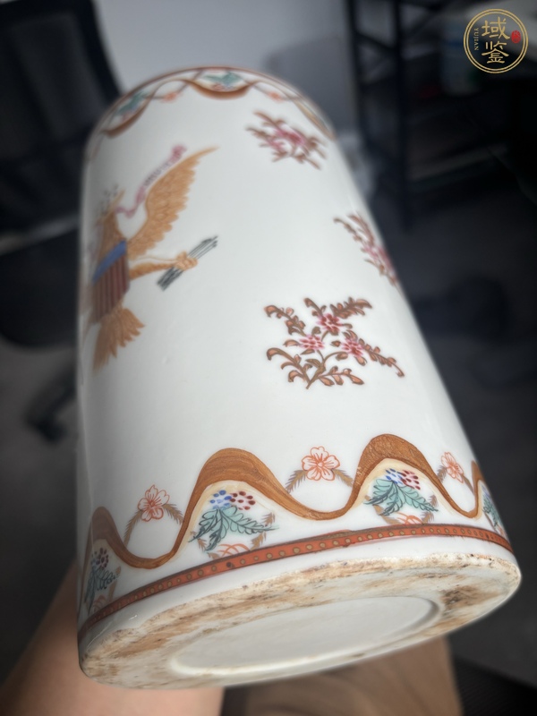 古玩陶瓷徽章瓷筆筒真品鑒賞圖