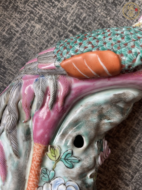 古玩陶瓷粉彩鳳凰塑像真品鑒賞圖