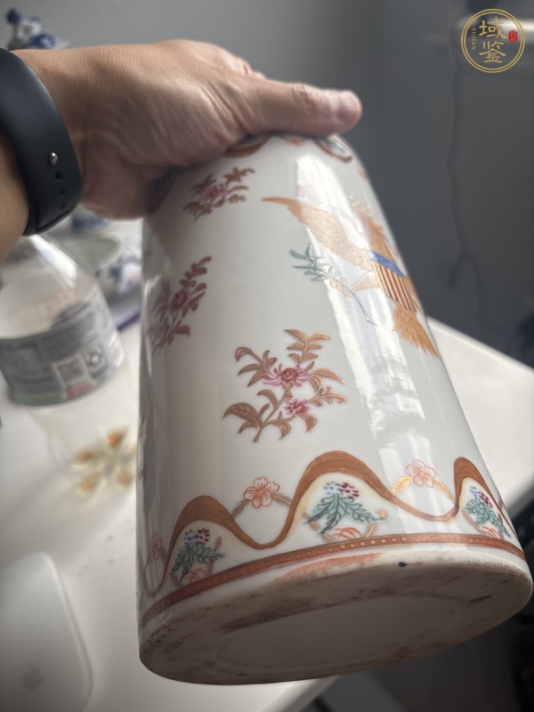 古玩陶瓷徽章瓷筆筒真品鑒賞圖