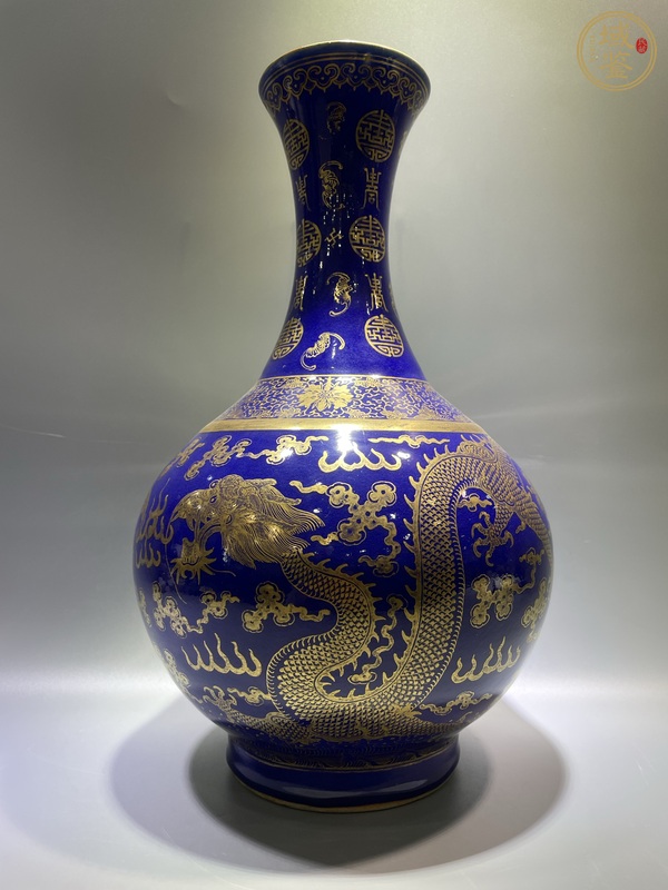 古玩陶瓷清光緒 官窯霽藍描金雙龍戲珠玉堂春賞瓶真品鑒賞圖