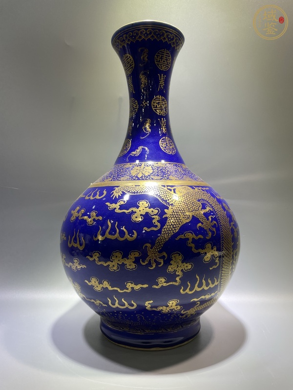 古玩陶瓷清光緒 官窯霽藍描金雙龍戲珠玉堂春賞瓶真品鑒賞圖