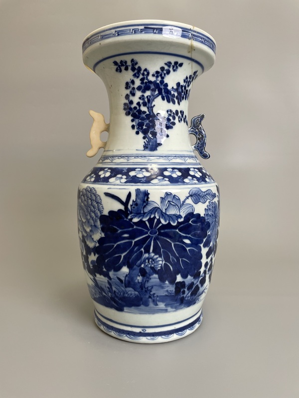 古玩轉(zhuǎn)賣清乾隆 青花四季花卉紋雙耳盤口瓶拍賣，當(dāng)前價(jià)格7999元
