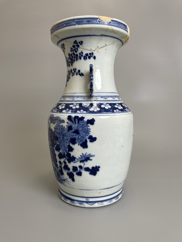 古玩陶瓷清乾隆 青花四季花卉紋雙耳盤口瓶拍賣，當前價格980元