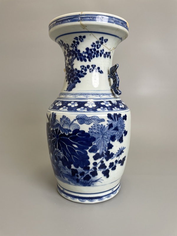古玩陶瓷清乾隆 青花四季花卉紋雙耳盤口瓶拍賣，當前價格980元