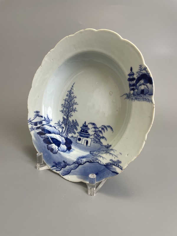 古玩陶瓷清乾隆 青花山水風景紋花口盤拍賣，當前價格980元