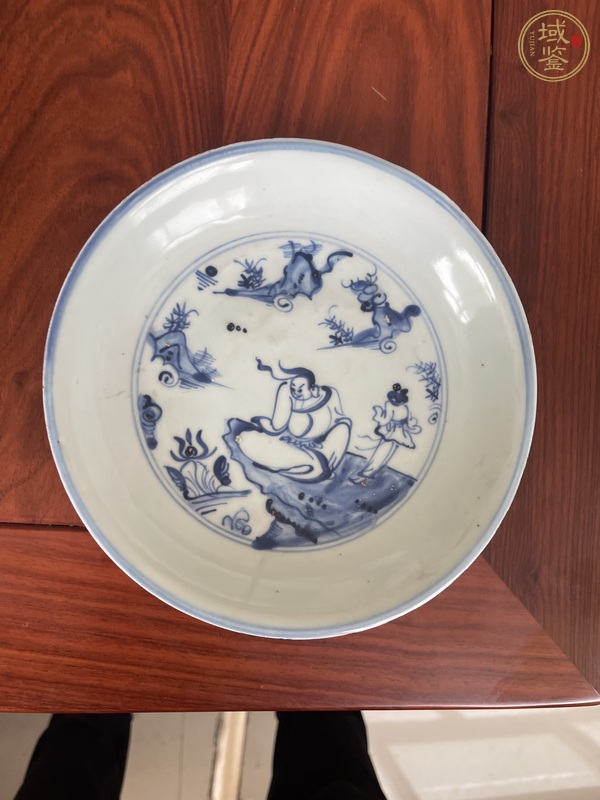 古玩人物紋青花盤真品鑒賞圖