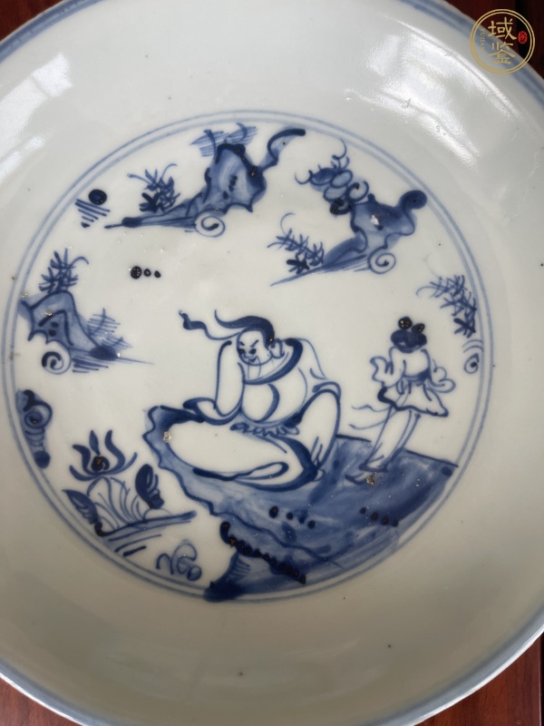 古玩陶瓷人物紋青花盤真品鑒賞圖