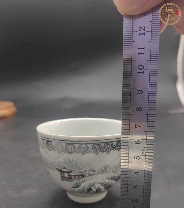 古玩陶瓷雪景山水紋馬杯真品鑒賞圖