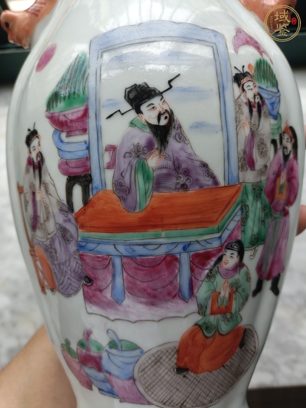 古玩陶瓷清末民初粉彩刀馬旦紋海棠瓶真品鑒賞圖