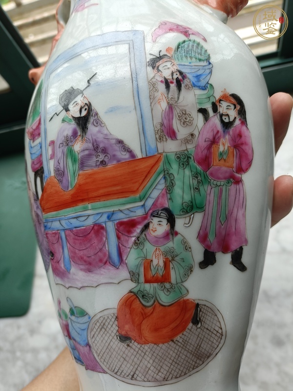 古玩陶瓷清末民初粉彩刀馬旦紋海棠瓶真品鑒賞圖