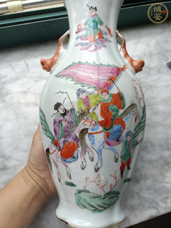 古玩陶瓷清末民初粉彩刀馬旦紋海棠瓶真品鑒賞圖