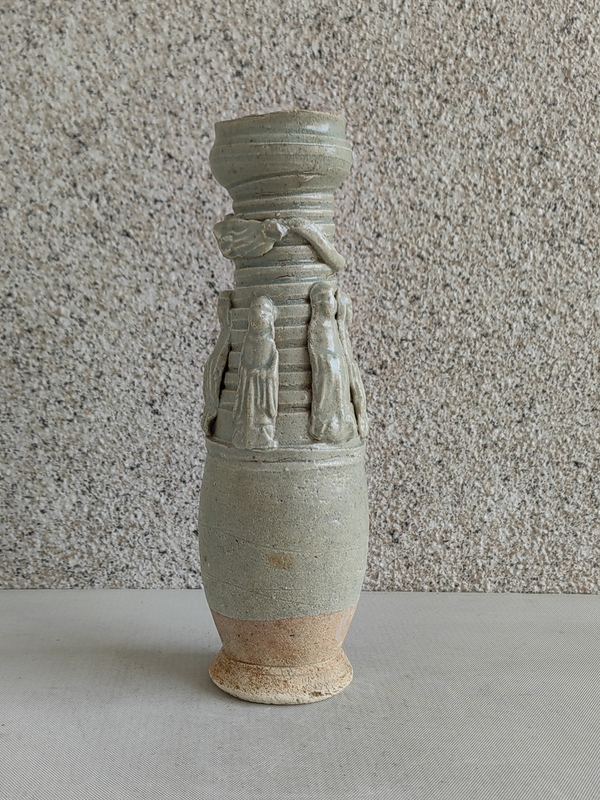 古玩陶瓷青白釉貼塑人物瓶拍賣，當前價格450元