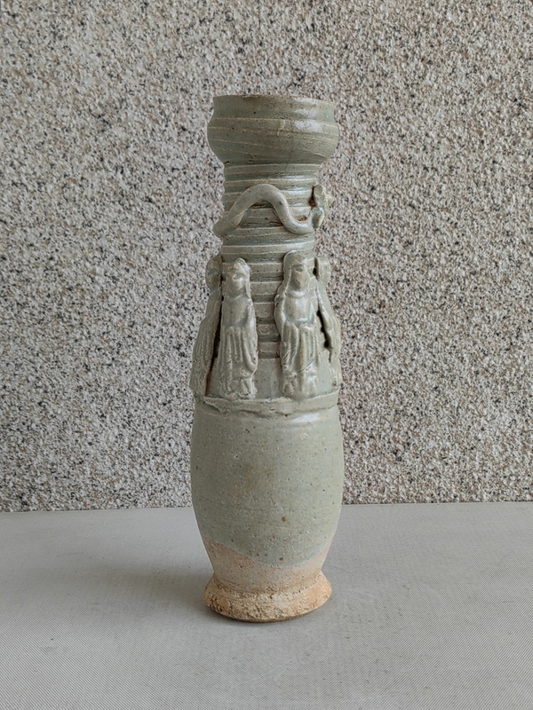古玩陶瓷青白釉貼塑人物瓶拍賣，當前價格450元
