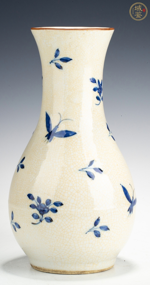 古玩陶瓷明晚期 青花蝴蝶花卉紋瓶真品鑒賞圖