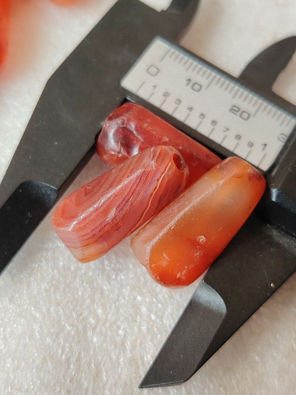 古玩玉器天然紅瑪瑙多棱珠3顆拍賣,當前價格99元