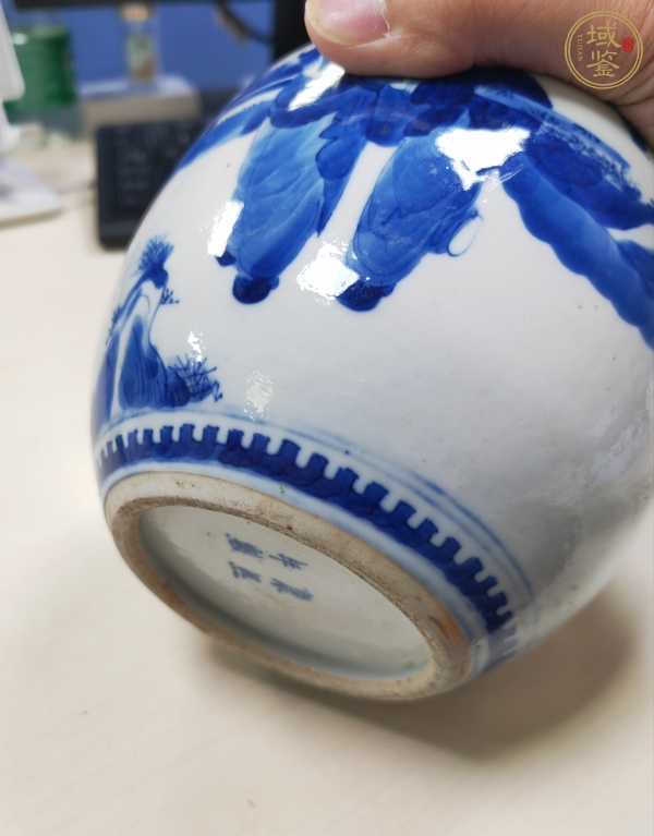 古玩陶瓷仕女嬰戲紋青花罐真品鑒賞圖