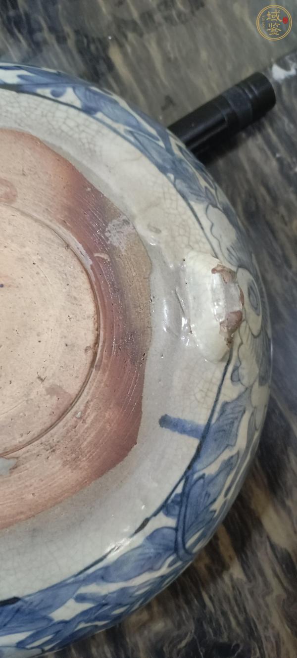 古玩陶瓷花卉紋三足青花香爐真品鑒賞圖