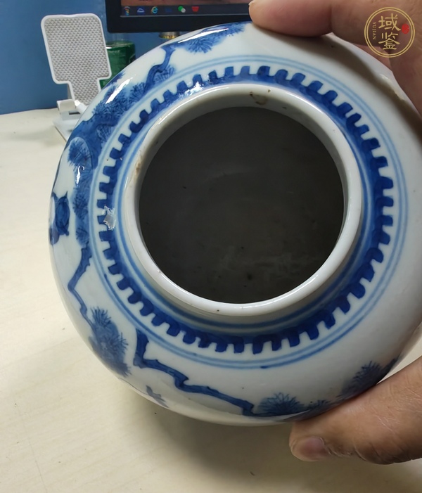 古玩陶瓷仕女嬰戲紋青花罐真品鑒賞圖