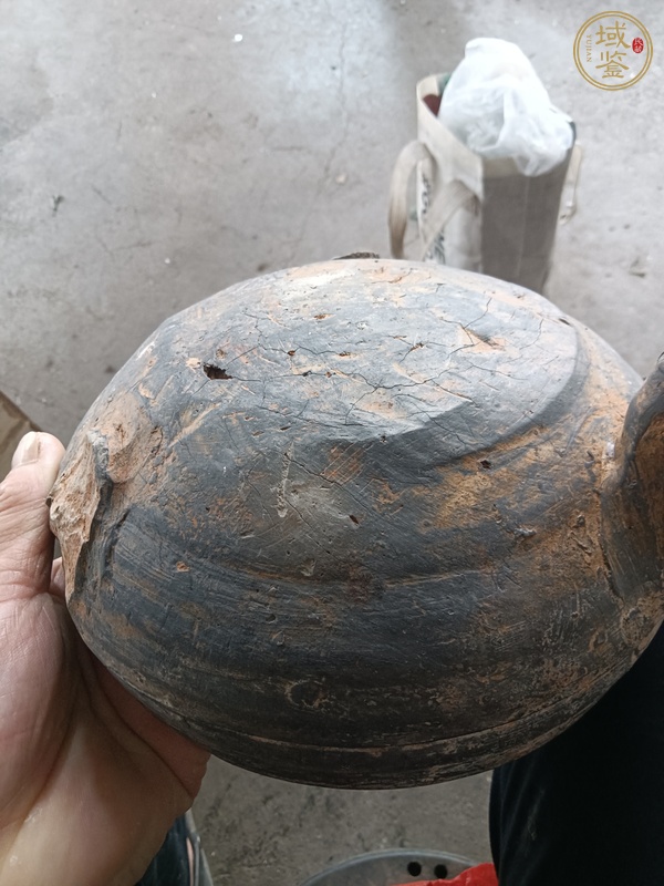 古玩陶瓷灰陶鼎真品鑒賞圖