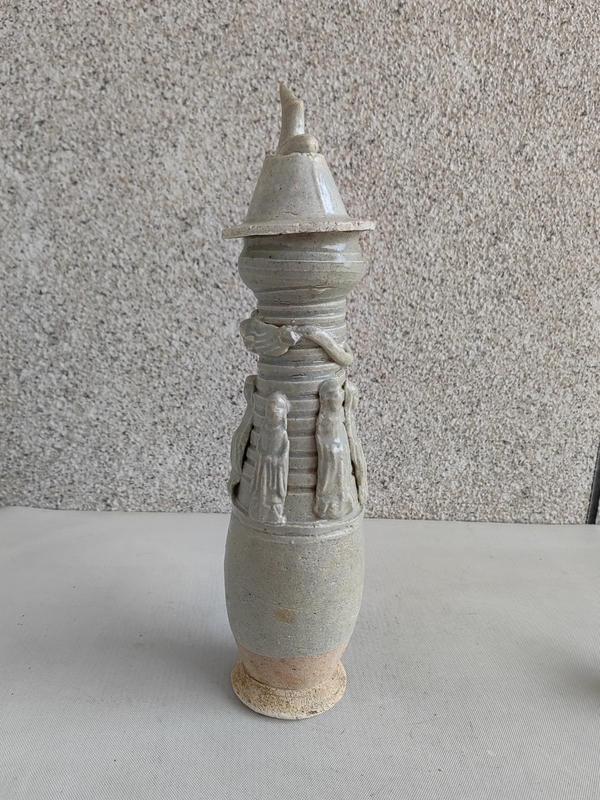古玩陶瓷青白釉貼塑人物瓶拍賣，當前價格450元