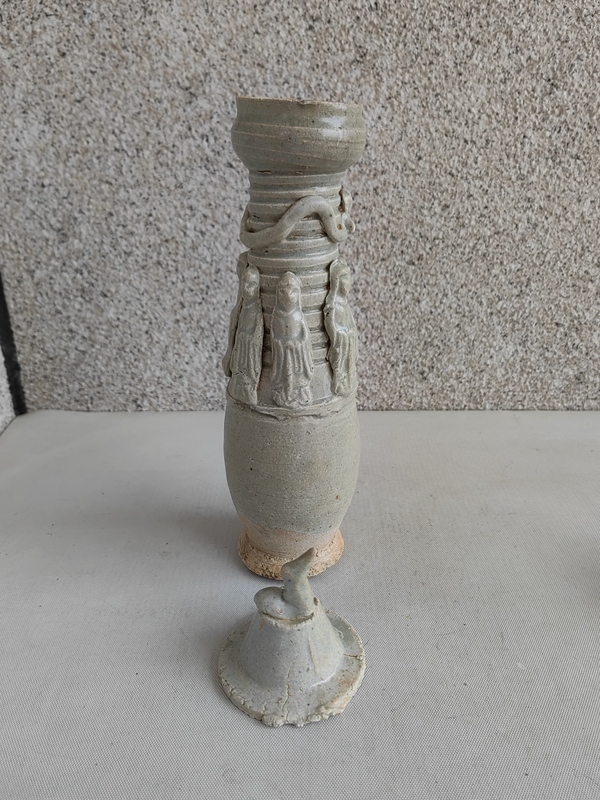 古玩陶瓷青白釉貼塑人物瓶拍賣，當前價格450元