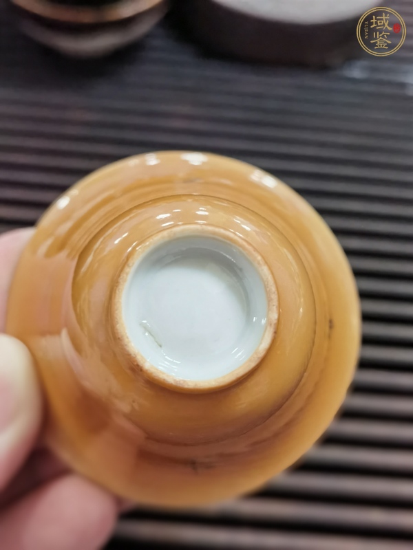 古玩陶瓷紫金釉金彩文字杯真品鑒賞圖