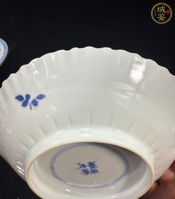 古玩陶瓷青花魚藻紋花口盤真品鑒賞圖