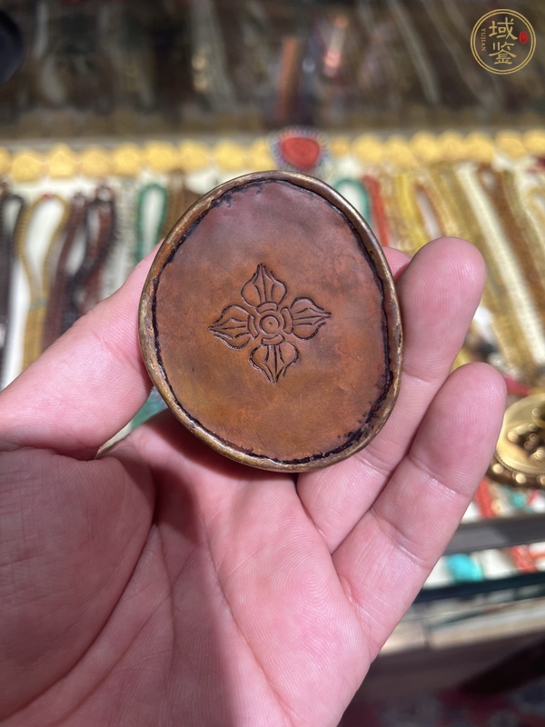 古玩銅器銅鎏金上師像真品鑒賞圖
