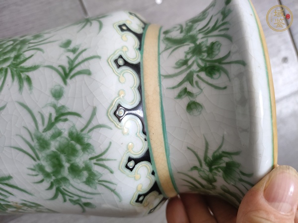 古玩陶瓷綠彩花卉紋瓷座真品鑒賞圖