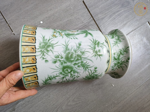 古玩陶瓷綠彩花卉紋瓷座真品鑒賞圖