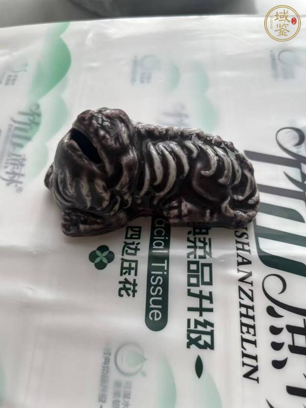 古玩陶瓷紅釉瑞獸塑像真品鑒賞圖